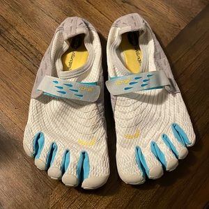 Vibram Five Fingers Size 40